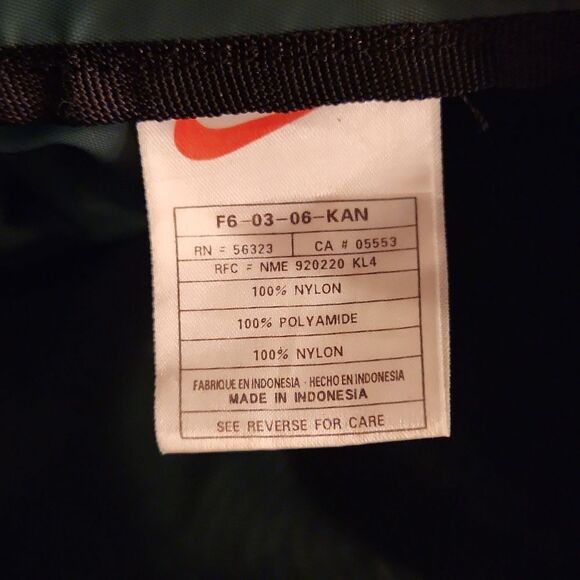 Vintage 90's Nike Duffle Bag - Picture 8 of 8